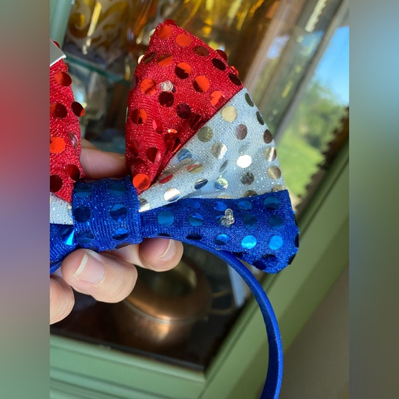 Spritz Sequin Light-Up Patriotic Bow Headband in Blue, Red & White - Picture 4 of 7